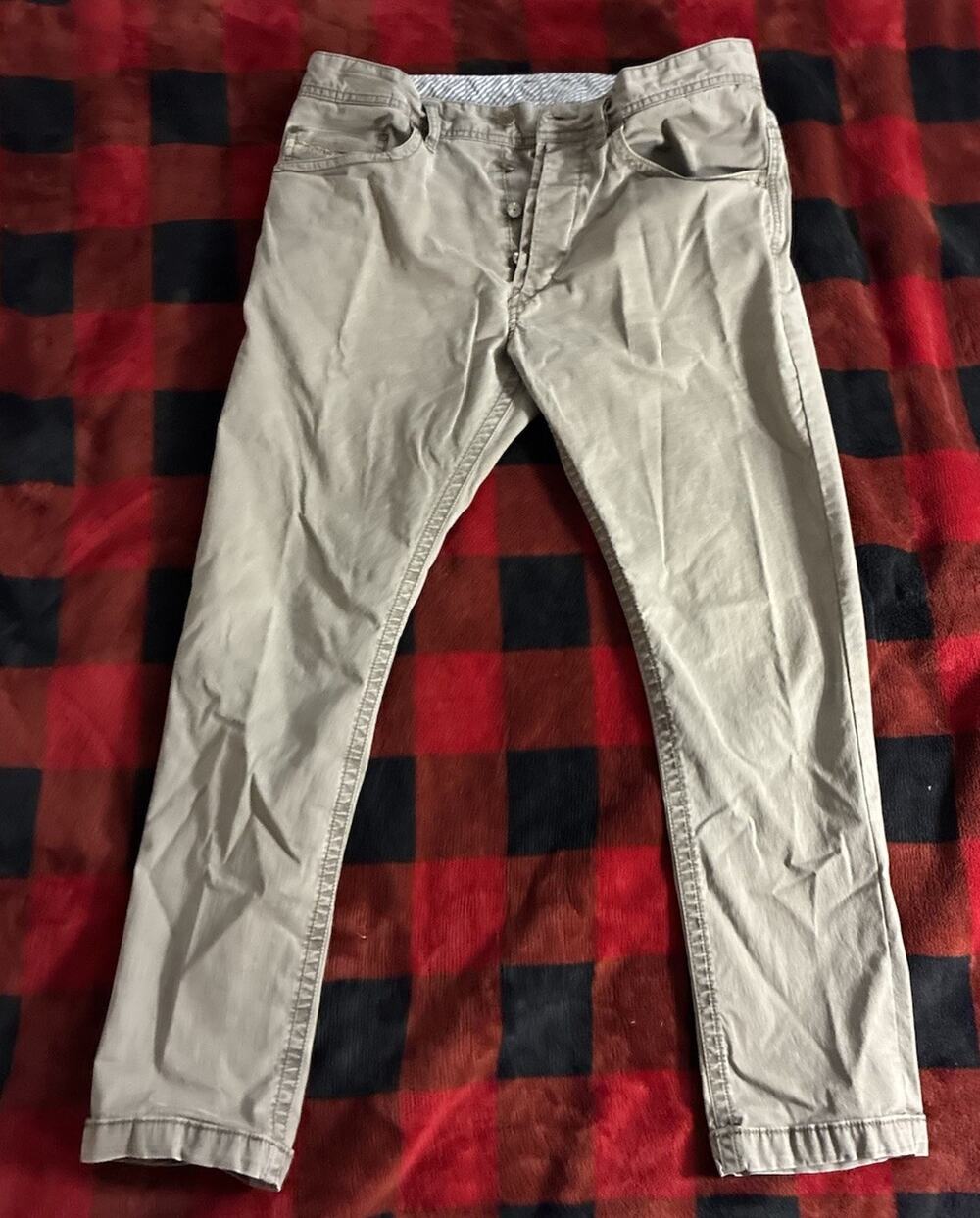 Diesel men’s Gray Light Wash Chino pants khaki style Button, 5-Pocket designer